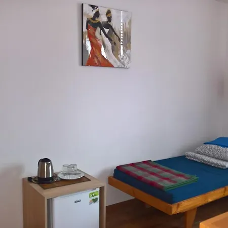 Irys Nocleg ze śniadaniem 3*